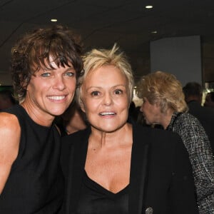 Anne Le Nen et sa compagne Muriel Robin - Générale du nouveau spectacle "Muriel Robin et Pof !" au Palais des Sports à Paris le 3 octobre 2019. © Coadic Guirec/Bestimage