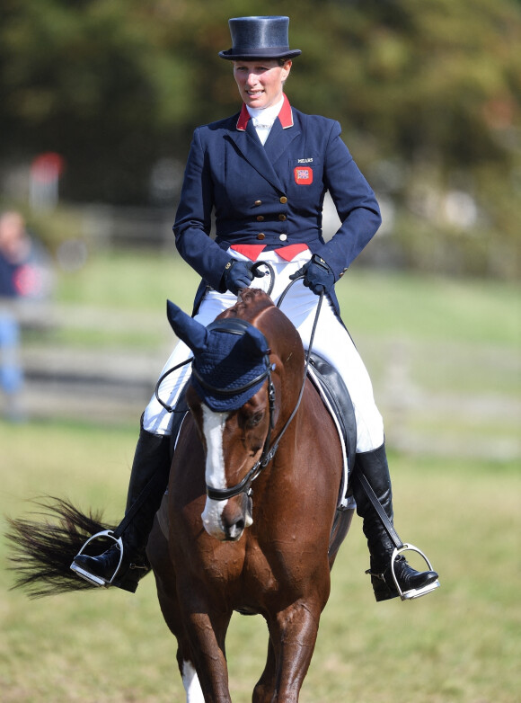 Zara Philips (Tindall) en détente sur son cheval "Class Affair" avant un concours de dressage au Burnham Market International Horse le 18 septembre 2020. 
