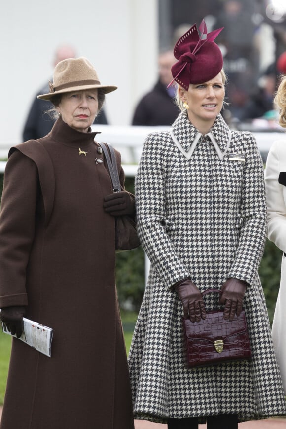 La princesse Anne d'Angleterre, Zara Tindall - La famille royale lors des courses de chevaux du festival de Cheltenham le 11 mars 2020. 