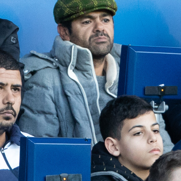 Jamel Debbouze dans les tribunes lors du match de Ligue 1 "PSG - Dijon (4-0)" au Parc des Princes, le 29 février 2020. © Cyril Moreau/Bestimage
