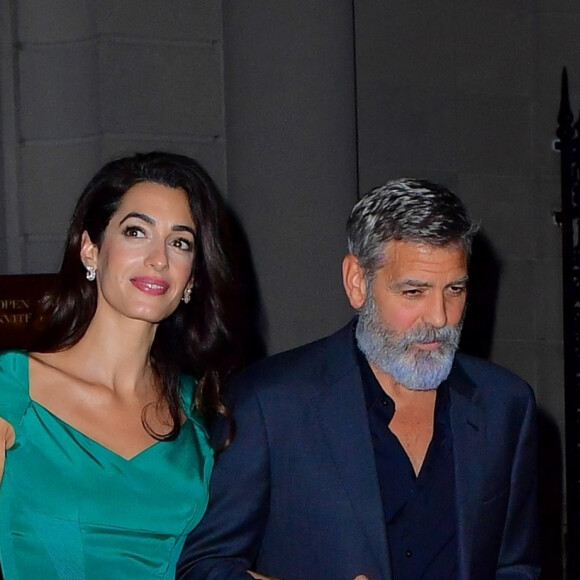 George Clooney et sa femme Amal Alamuddin Clooney à la sortie de la soirée caritative International Law benefit à The Frick Collection à New York, le 1er octobre 2019 