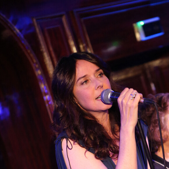 Emmanuelle Cosso-Merad et Corine Marienneau - Emmanuelle Cosso Merad organise un showcase et une dédicace pour la sortie de son livre "J'ai rencontré quelqu'un", à l'hôtel Belmont dans le 16ème arrondissement à Paris, le 13 mai 2014.