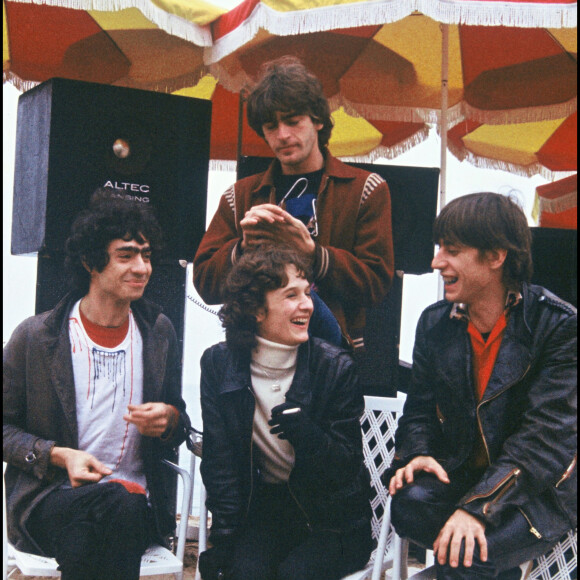 Archives- le groupe Téléphone lors du Festival de Cannes 1980 : Louis Bertignac, Corinne Marienneau, Jean-Louis Aubert et Richard Kolinka