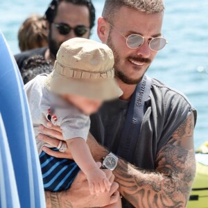 Exclusif - Matt Pokora (M. Pokora) profite de la plage du Martinez et de la navette du palace, avec sa compagne Christina Milian et leur fille Isaiah, pour fuir la foule et se réfugier sur les îles au large de Cannes. Le 22 juillet 2020.