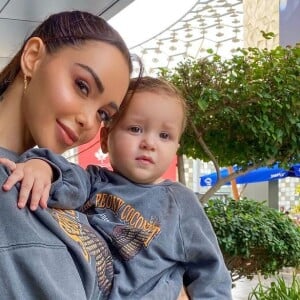 Nabilla Benattia pose avec son fils sur Instagram, décembre 2020