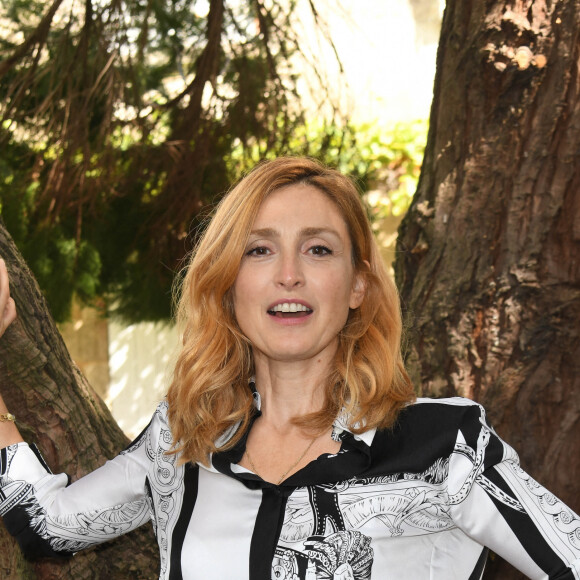 Julie Gayet - Photocall du film "Poly" - Festival du film Francophone d'Angoulême 2020 le 29 Août 2020. © Guirec Coadic / Bestimage 
