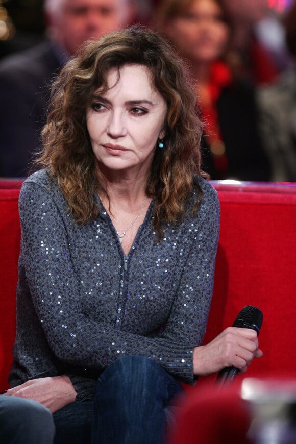Caroline Cellier lors de l'enregistrement de l'émission "Vivement Dimanche", au studio Gabriel à Paris, France, le 24 février 2010