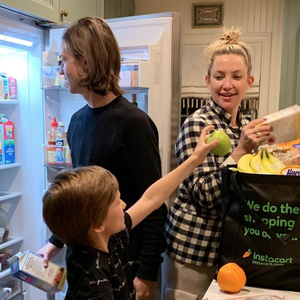 Kate Hudson et ses enfants Ryder et Bingham, nés de ses deux premiers mariages. Décembre 2020.