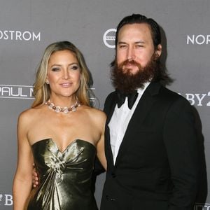 Kate Hudson et son compagnon Danny Fujikawa à la soirée de gala The 2019 Baby2Baby à 3Labs, Culver City, Los Angeles, le 9 novembre 2019.