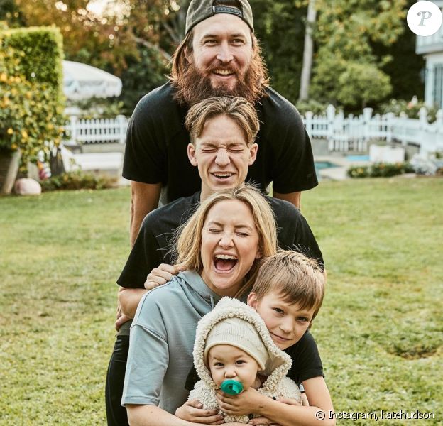 Kate Hudson, ses trois enfants et son compagnon Danny Fujikawa sur Instagram, février 2020.