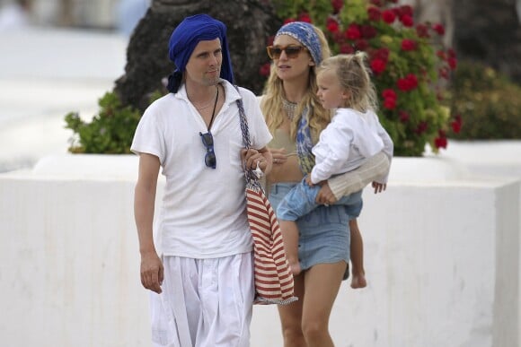 Exclusif - Kate Hudson, Matt Bellamy et leur fils Bingham Hawn Bellamy, passent leurs vacances en famille à Ibiza. Le 20 juin 2014.