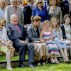 La reine Sonja, le roi Harald, la princesse Martha Louise, Emma Tallulah Behn, Leah Isadora Behn et Maud Angelica Behn - La famille royale fête le 80ème anniversaire de la reine Sonja de Norvège à la galerie d'art Reine Sonja aux écuries du palais à Oslo, le 4 juillet 2017.