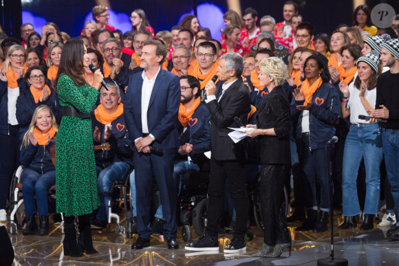 Vaimalama Chaves, Jean Paul Rouve, Nagui, Sophie Davant - Deuxième jour de la 33ème édition du Téléthon au Parc de la Villette à Paris le 7 décembre 2019. Le compteur de la 33ème édition du Téléthon a atteint 74,6 millions d'euros dimanche 8 décembre, en hausse par rapport à l'édition 2018 où l'événement caritatif avait été bousculé par la mobilisation des "gilets jaunes". © Tiziano Da Silva/Bestimage