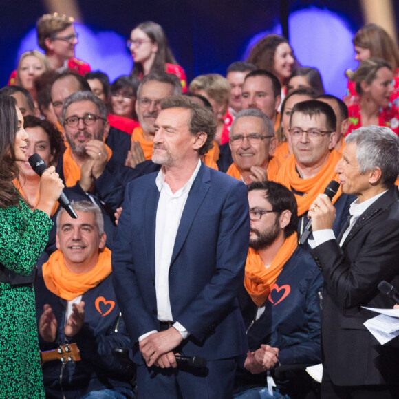 Vaimalama Chaves, Jean Paul Rouve, Nagui, Sophie Davant - Deuxième jour de la 33ème édition du Téléthon au Parc de la Villette à Paris le 7 décembre 2019. Le compteur de la 33ème édition du Téléthon a atteint 74,6 millions d'euros dimanche 8 décembre, en hausse par rapport à l'édition 2018 où l'événement caritatif avait été bousculé par la mobilisation des "gilets jaunes". © Tiziano Da Silva/Bestimage