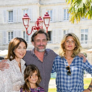 Elsa Zylberstein, Elsa Damour Cazebonne, Jean-Paul Rouve et Alice Taglioni (enceinte) pour le film "Je voudrais que quelqu'un m'attende quelque part" lors de la 12ème édition du festival du Film Francophone d'Angoulême, France, le 24 août 2019. © Coadic Guirec/Bestimage