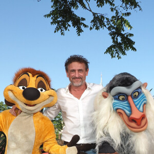 Jean-Paul Rouve au photocall du "Roi Lion" dans le cadre du Festival du Roi Lion et de la Jungle à Disneyland Paris. Marne-la-Vallée, le 29 juin 2019. © Christophe Clovis/Bestimage