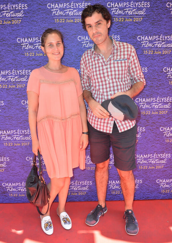 Joséphine Draï et son compagnon Benjamin Parent - Photocall du film "Embrasse-moi" au cinéma Lincoln lors du Champs-Elysées Film à Paris. Le 18 juin 2017.