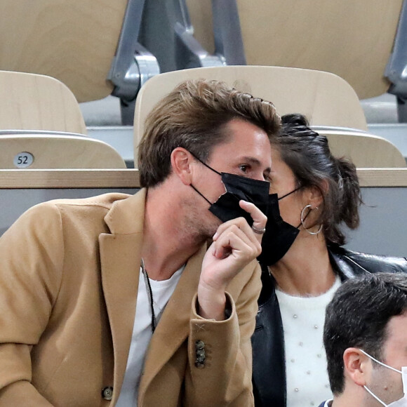 Exclusif - Alessandra Sublet et son compagnon Jordan Deguen en tribune lors de la finale homme des internationaux de France de Roland Garros à Paris le 11 octobre 2020. © Dominique Jacovides / Bestimage