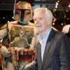 Jeremy Bulloch, Boba Fett dans la saga "Star Wars", visite l'exposition "Star Wars Identities" à Londres.