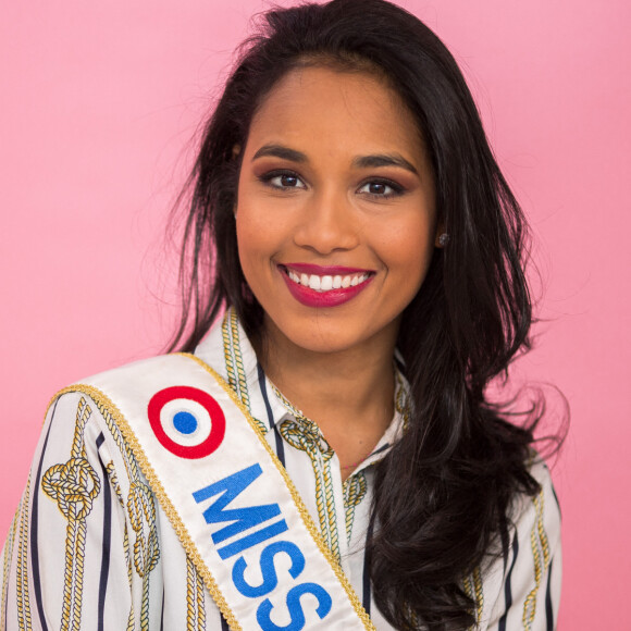 Exclusif - Rendez-vous avec Miss France 2020, Clémence Botino dans les locaux de Webedia lors d'une interview pour Purepeople à Levallois-Perret. © Tiziano da Silva/Bestimage