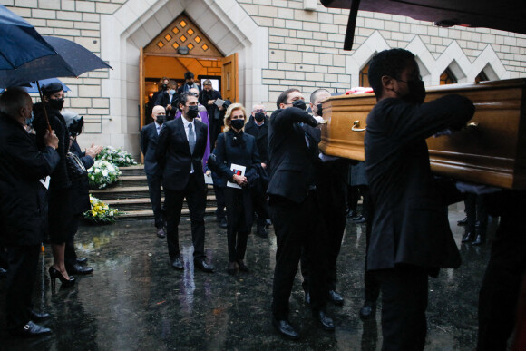 Isabelle Houllier à l'issue des obsèques de son mari Gérard Houllier, en l'église Notre Dame de Grâce de Passy. Paris, le 21 décembre 2020.