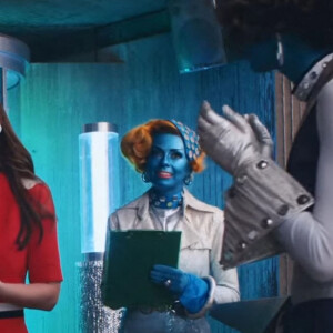 Katy Perry et Zooey Deschanel dans le clip de la chanson "Not The End Of The World".