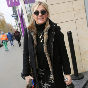 Exclusif - Flavie Flament quitte les studios RTL à Paris, le 2 décembre 2019. © Jonathan Rebboah / Panoramic / Bestimage