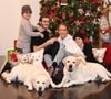 Céline Dion avec ses 3 fils, René-Charles er les jumeaux Nelson et Eddy, et ses chiens Charlie et Bear pour le réveillon de Noël le 24 décembre 2018.