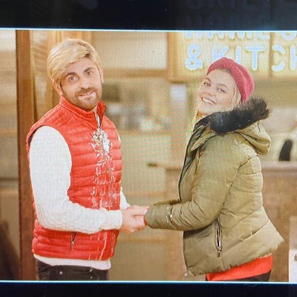 Louane dans "La Grande Incruste" de Camille Combal diffusée le 26 décembre 2020 sur TF1.