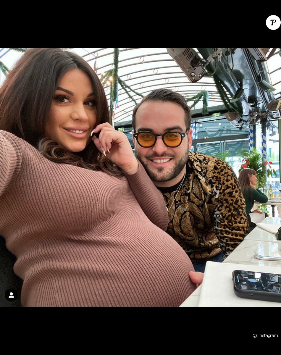Maman De Laura Lempika Astrologue Laura Lempika maman : ultra mince 15 jours après son accouchement : le  diaporama - Purepeople