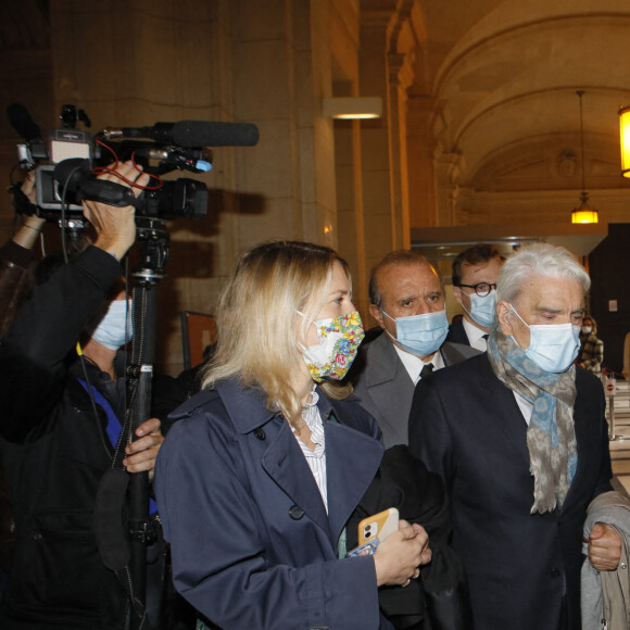 Bernard Tapie, et ses avocats Hervé Temime et Julia Minkowski - Quinze mois après sa relaxe, Bernard Tapie est rejugé à Paris avec cinq coprévenus dans l'affaire de l'arbitrage lui ayant accordé 403 millions d'euros en 2008 et qui a été annulé au civil pour "fraude". Arrivée au procès en appel pour "escroquerie" à Paris le 12 octobre 2020.