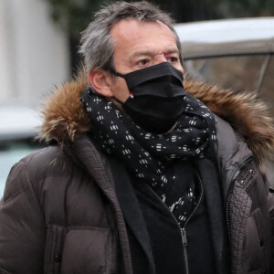 Jean-Luc Reichmann - Arrivées - Cérémonie religieuse en hommage au joueur Christophe Dominici en l'église Saint-Cécile à Boulogne-Billancourt le 2 décembre 2020