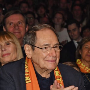 La princesse Stéphanie de Monaco, entourée de ses filles Pauline Ducruet et Camille Gottlieb et Robert Hossein avec sa femme Candice Patou durant la 3ème soirée du 43ème Festival International du Cirque de Monte Carlo sous le chapiteau de Fontvieille à Monaco le 19 janvier 2019. Le Festival se déroule jusqu'au 27 janvier. © Bruno Bebert / pool / Bestimage