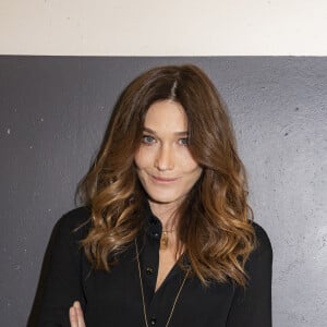 Exclusif - Carla Bruni Sarkozy - Backstage de l'enregistrement de l'émission "On Est Presque En Direct" (OEED), présentée par L.Ruquier, et diffusée sur France 2 le 14 novembre 2020. © Jack Tribeca / Bestimage 