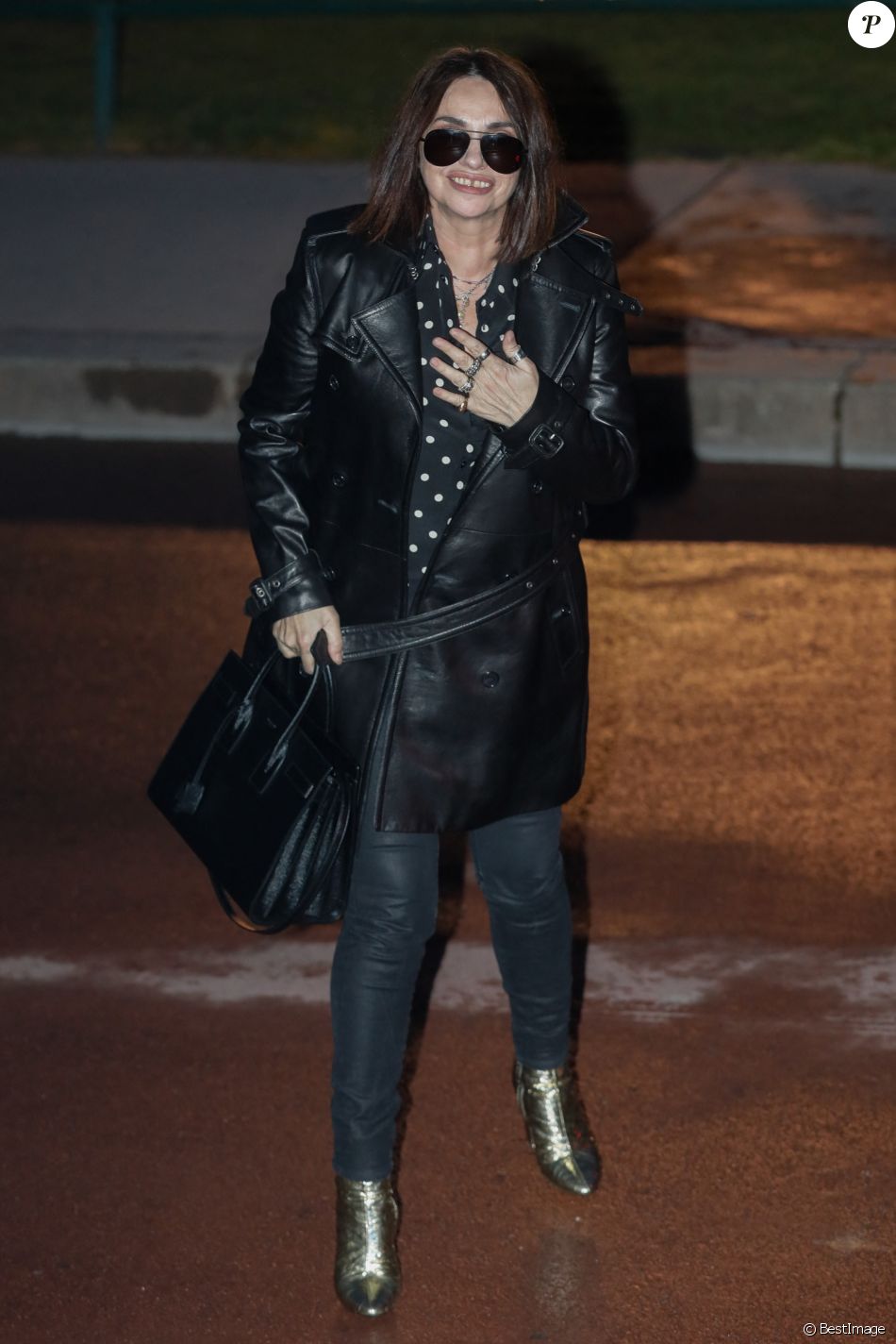 Béatrice Dalle - Arrivées du défilé PAP Saint Laurent à la fontaine du