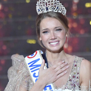 Miss Normandie : Amandine Petit gagnante de Miss France 2021.