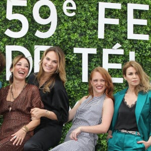 Chrystelle Labaude, Emma Colberti, Mélanie Maudran, Mélanie Robert, Valérie Kaprisky au photocall de "Un si grand soleil" - Photocalls lors du 59e festival de la Télévision de Monte-Carlo à Monaco, le 15 juin 2019. © Denis Guignebourg/Bestimage