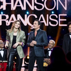 Dany Brillant et Laury Thilleman - Enregistrement de l'émission "Fête de la chanson française" à l'Olympia à Paris, qui sera diffusée le 9 janvier sur France 2. © Tiziano Da Silva - Cyril Moreau / Bestimage