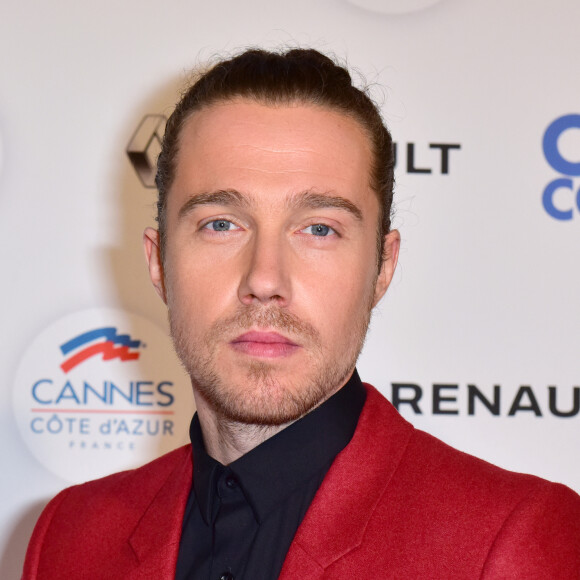 Julien Doré au photocall lors de l'enregistrement de l'émission "On n'est pas couché" à la Villa Domergue lors du 70ème Festival International du Film de Cannes, France, le 24 mai 2017. © Giancarlo Gorassini/Bestimage