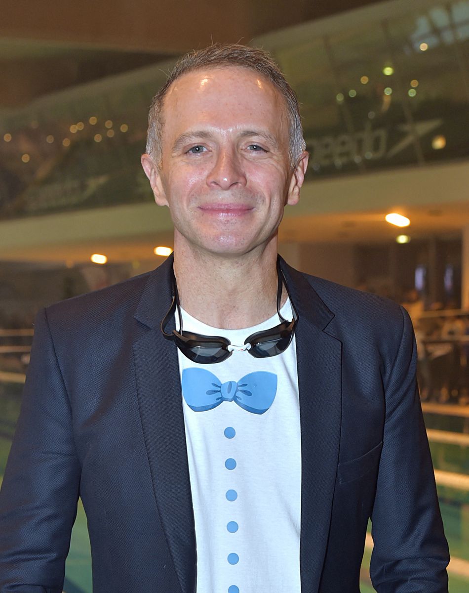 Samuel Etienne lors de la compétition caritative Défi du coeur au profit de l'association l'étoile de Martin (association de recherche contre le cancer des enfants) en marge du 6ème meeting olympique de natation à Courbevoie le 17 février 2018. © Giancarlo Gorassini / Bestimage