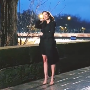 Ilona Smet et Kendji Girac en plein tournage du nouveau clip du chanteur, à Paris. Le 13 janvier 2020.