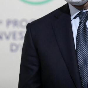 Le premier ministre Jean Castex accompagné de Bruno Le Maire, ministre de l'Économie, des Finances et de la Relance se rend sur le site de l'entreprise EXOTRAIL qui développe des solutions d'opération et de propulsion électrique à destination du marché des petits satellites,pour la présentation du 4e Programme d'investissements d'avenir, le 8 janvier 2021, à Massy, France. © Stéphane Lemouton / Bestimage