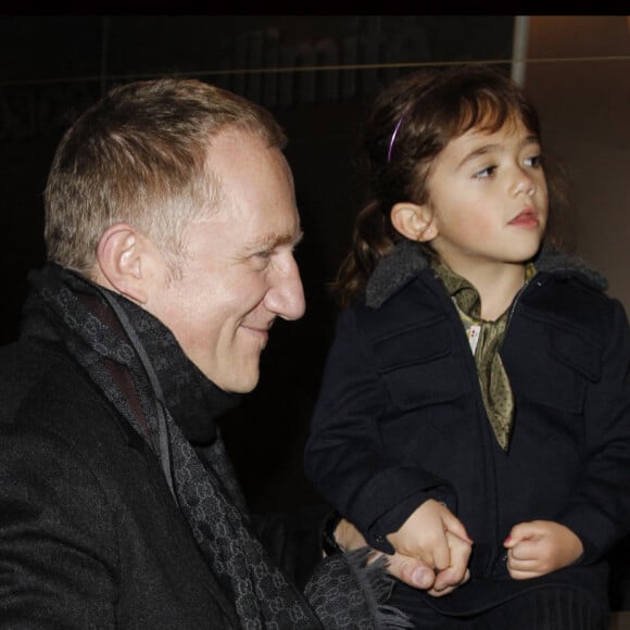 Salma Hayek, François-Henri Pinault et leur fille Valentina à Paris en 2011.