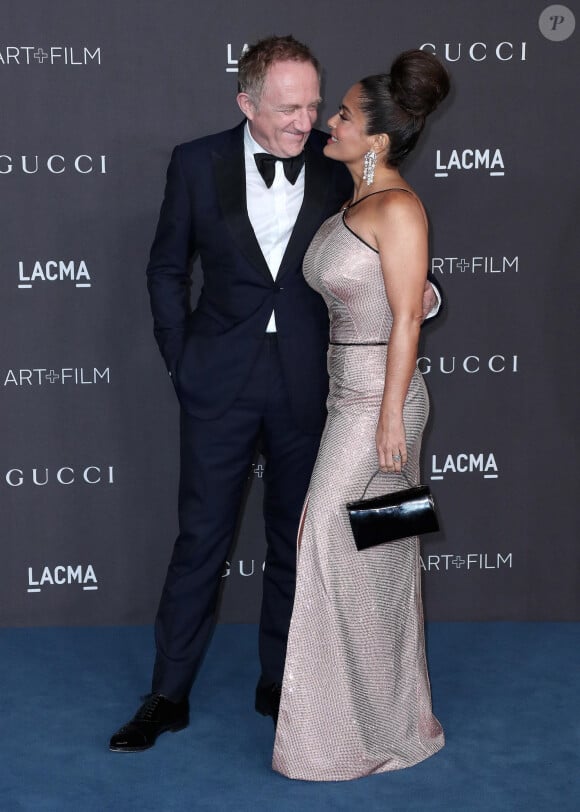 Francois-Henri Pinault et sa femme Salma Hayek Pinault au photocall de la soirée "2019 LACMA Art + Film Gala" au Los Angeles County Museum of Art. Los Angeles, le 2 novembre 2019.