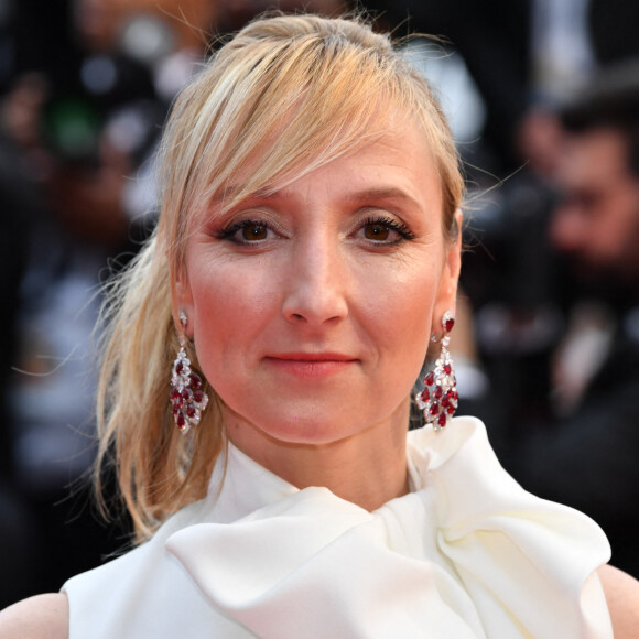 Audrey Lamy (bijoux David Morris) à la première de "The Dead Don't Die" lors de l'ouverture du 72ème Festival International du Film de Cannes, le 14 mai 2019. © Rachid Bellak/Bestimage  Celebrities at the premiere of "The Dead Don't Die" during the opening of the 72nd International Cannes Film Festival. May 14th, 2019. 