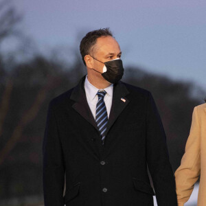 Le président élu Joe Biden, la vice-présidente élue Kamala Harris et leurs époux respectifs Jill Biden et Douglas Emhoff au Lincoln Memorial. Washington, le 19 janvier 2021.