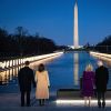Le président élu Joe Biden, la vice-présidente élue Kamala Harris et leurs époux respectifs Jill Biden et Douglas Emhoff au Lincoln Memorial. Washington, le 19 janvier 2021.