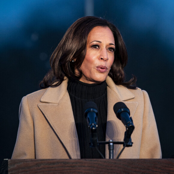 Le président élu Joe Biden, la vice-présidente élue Kamala Harris et leurs époux respectifs Jill Biden et Douglas Emhoff au Lincoln Memorial. Washington, le 19 janvier 2021.