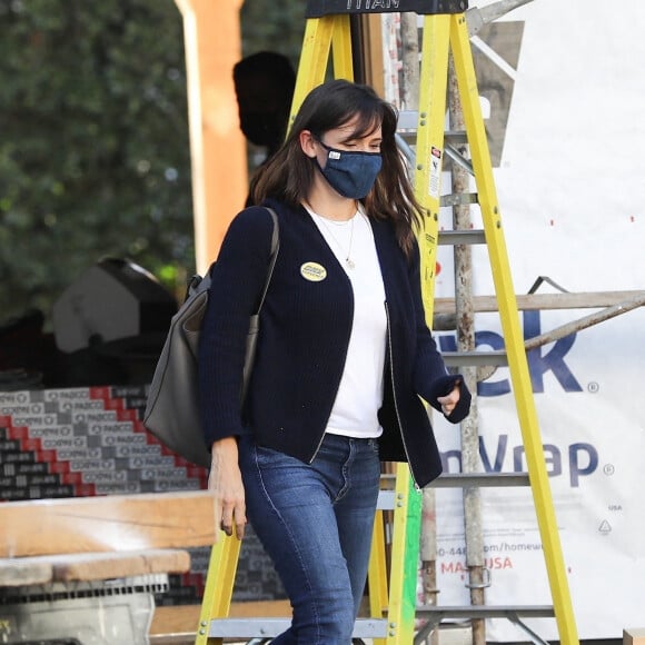 Jennifer Garner visite le chantier de sa nouvelle maison dans le quartier de Brentwood. Le 21 janvier 2021.