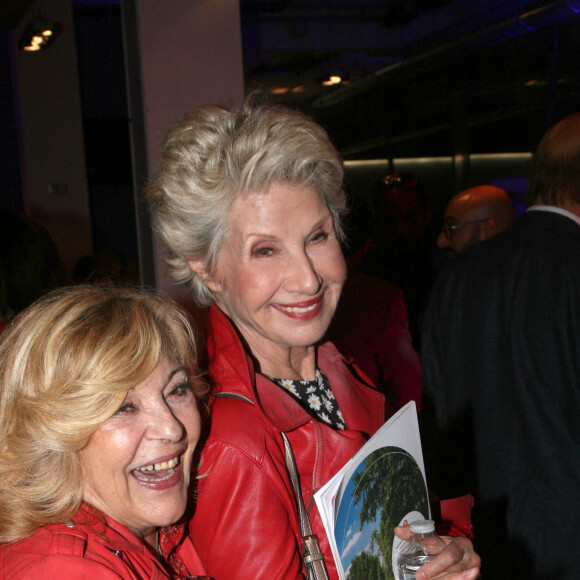 Exclusif - Danièle Gilbert et Nicoletta - Soirée pour la remise du prix "Cep d'Or" à l'hippodrome d'Auteuil organisée par D. Zienkiewicz (directeur général de Exult World Wines) à Paris le 12 Septembre 2019. © JLPPA / Bestimage
